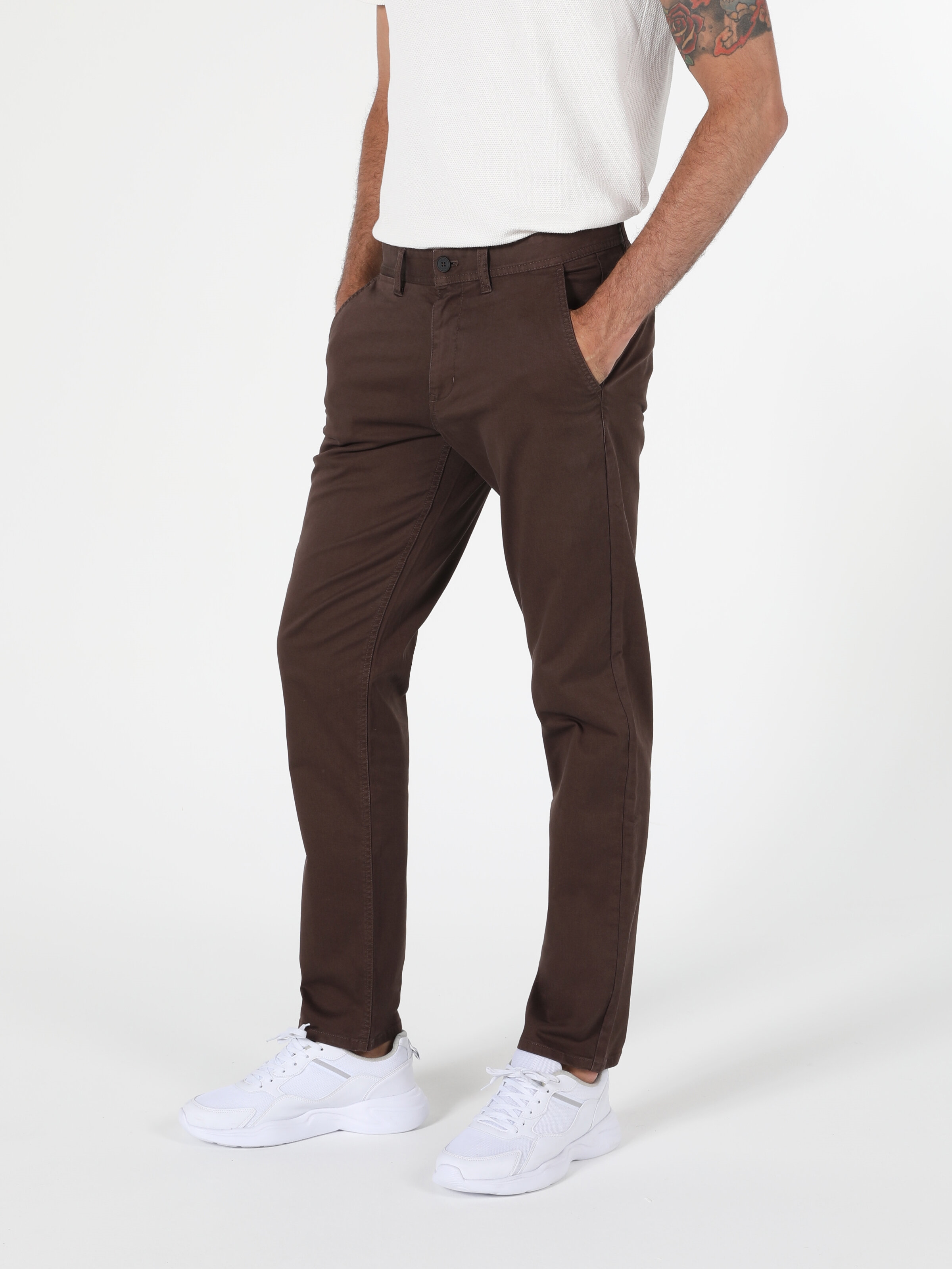 Afficher les détails de Pantalon Homme Marron Coupe Regular Taille Moyenne Coupe Normale Jambe Droite