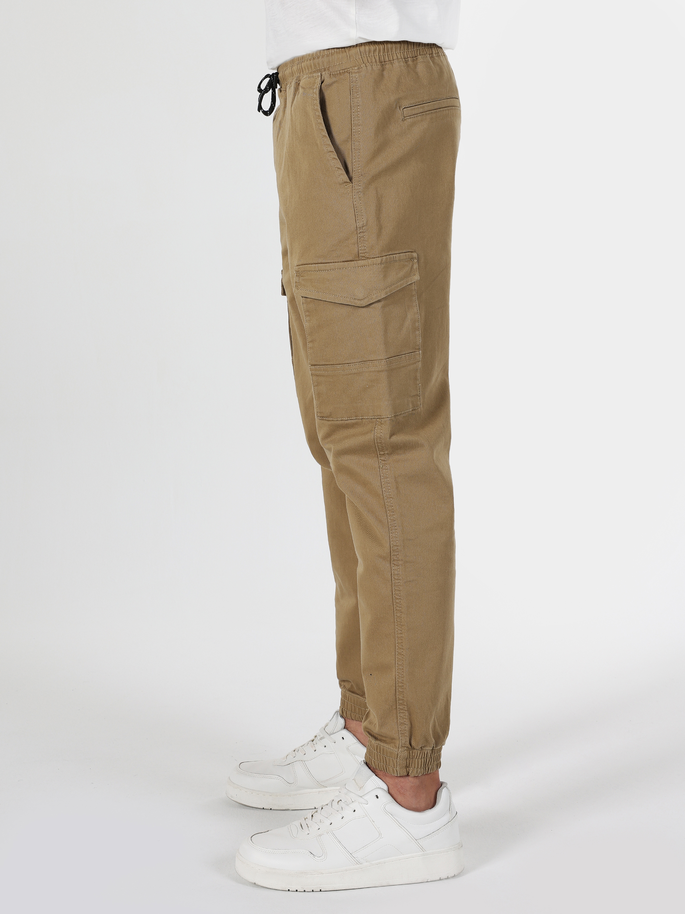 Afficher les détails de Pantalon Homme Marron Coupe Slim Taille Moyenne Poche Cargo Jambe Élastique
