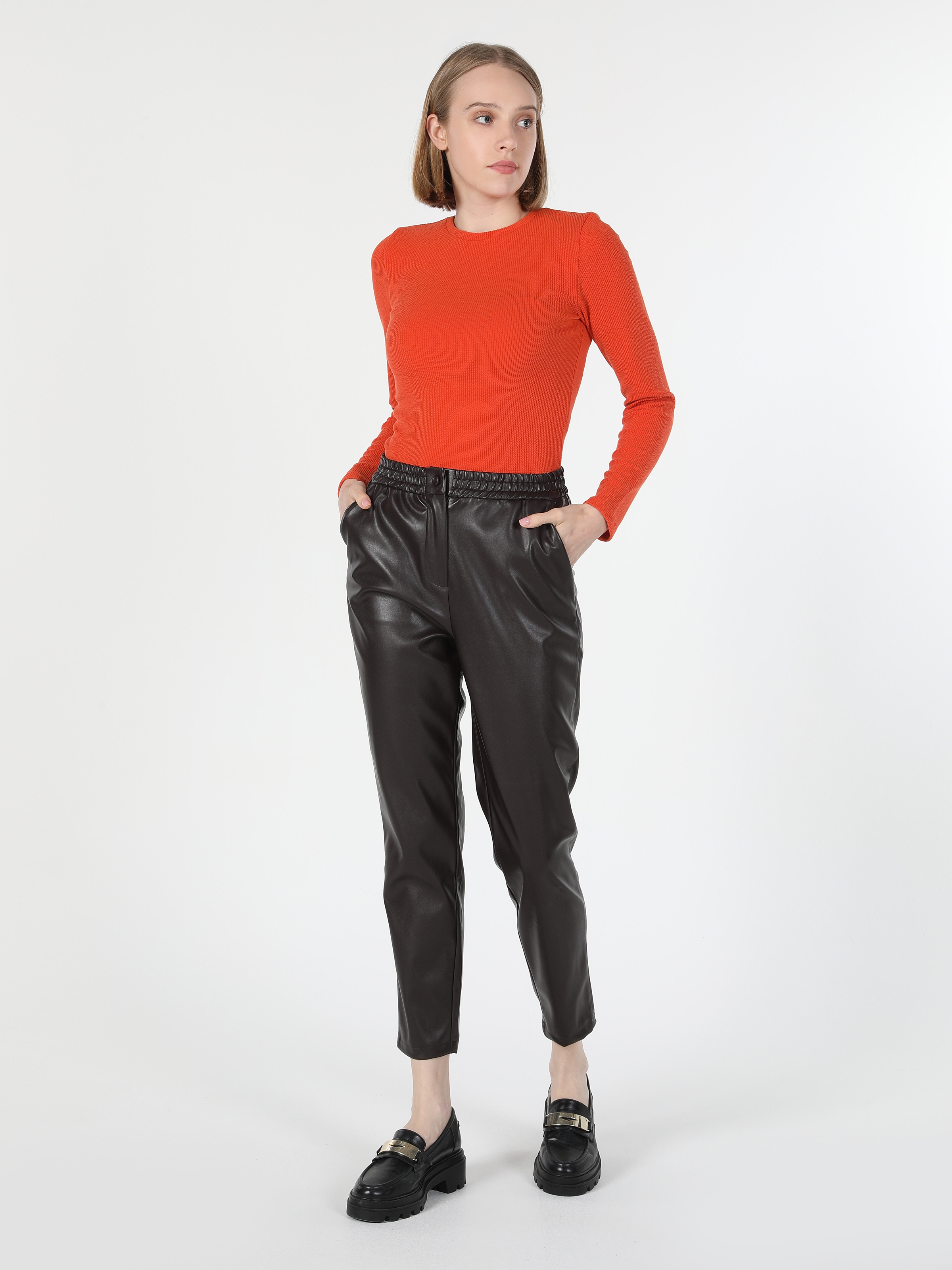 Pantalon taille top haute cuir