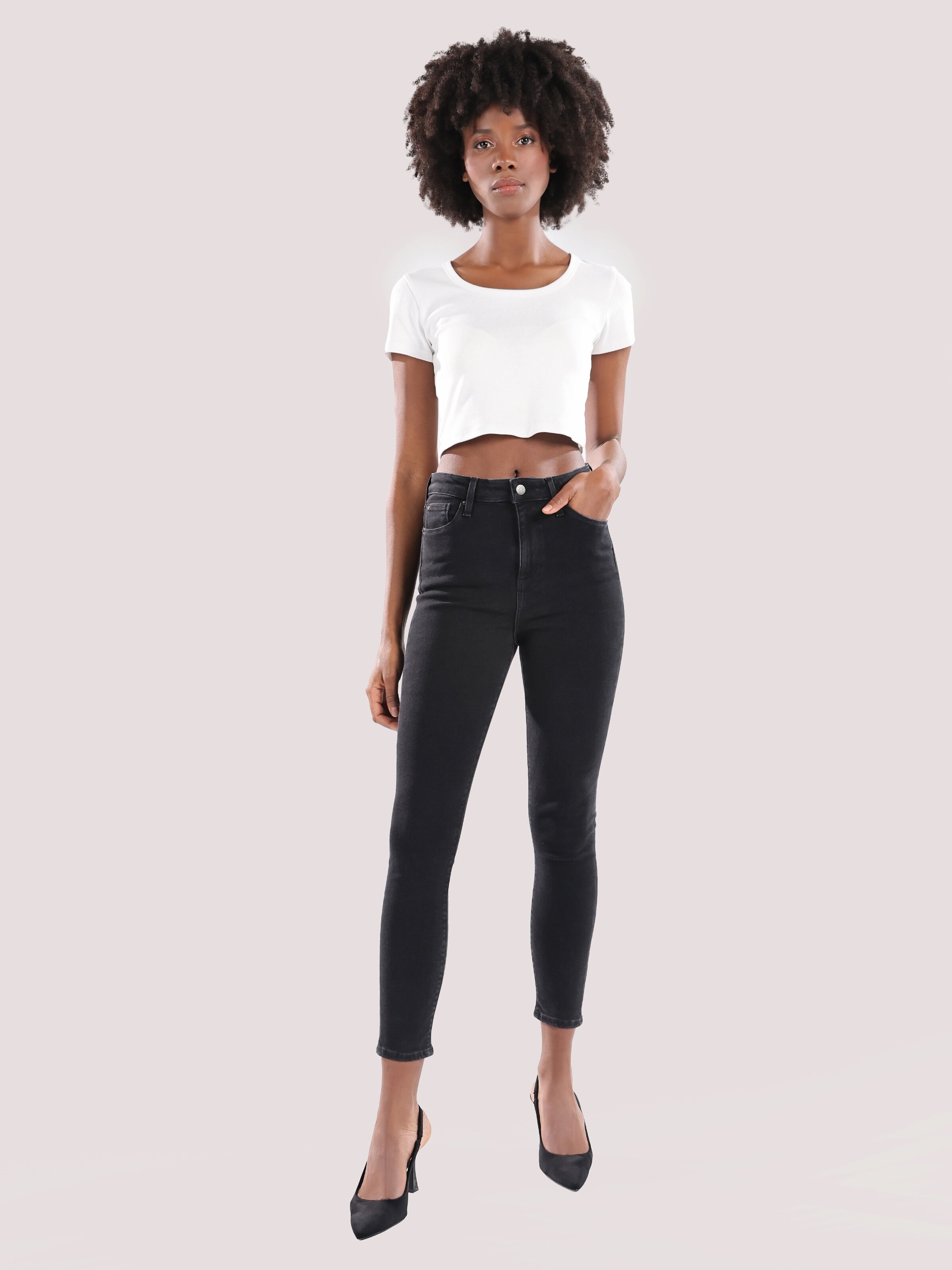 Afficher les détails de 760 Dıana Pantalon Femme Coupe Slim Taille Haute Jambe Droite Noir