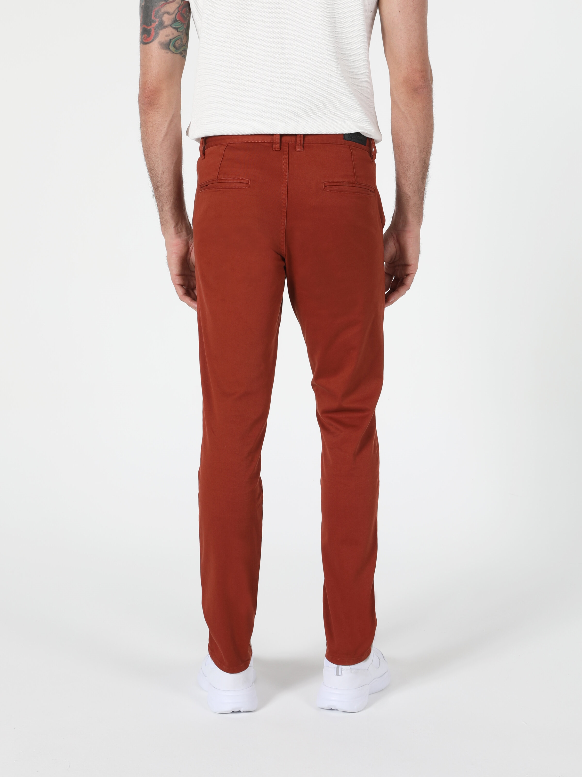Afficher les détails de Pantalon Orange Hommes