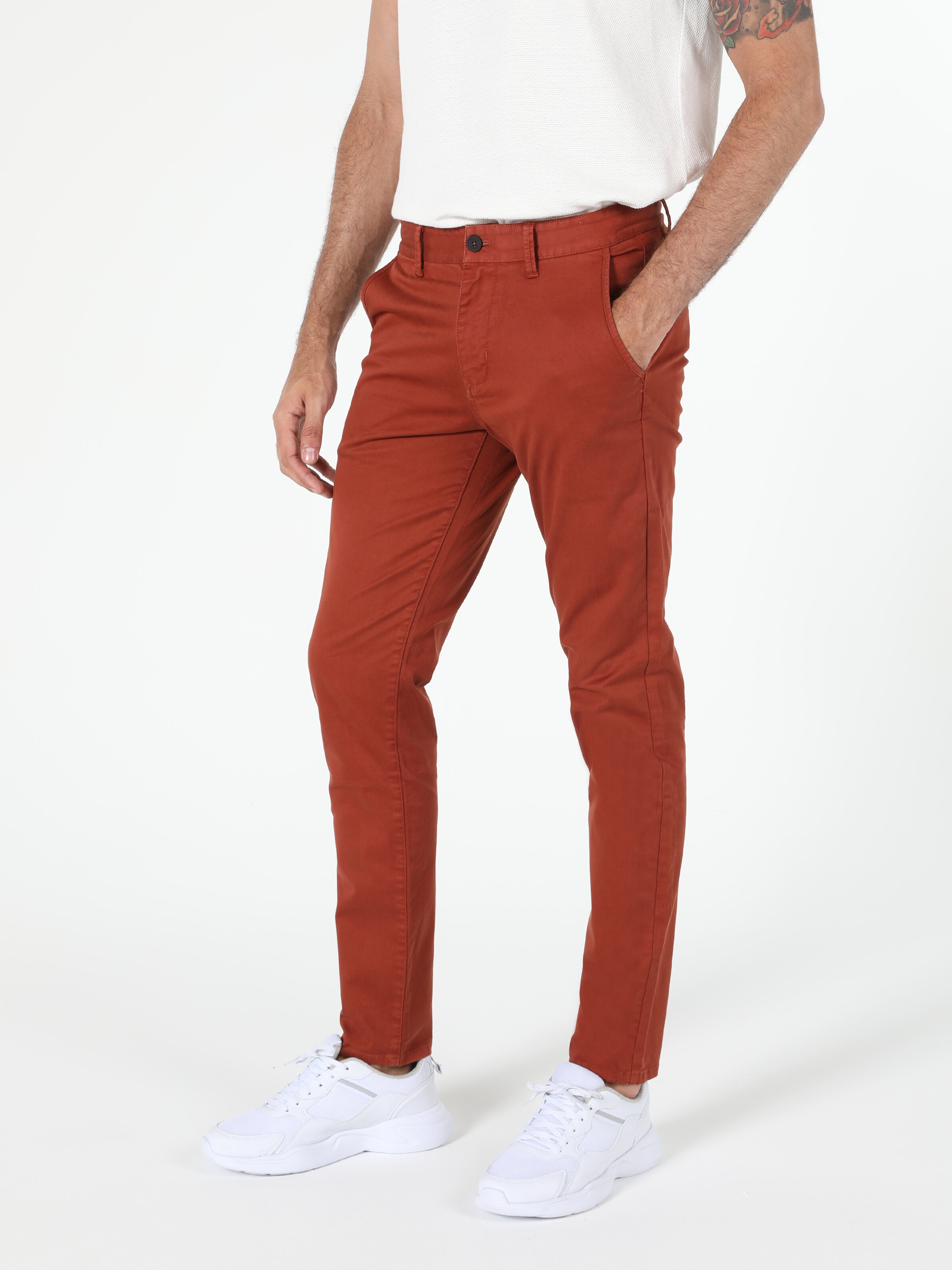 Afficher les détails de Pantalon Orange Hommes