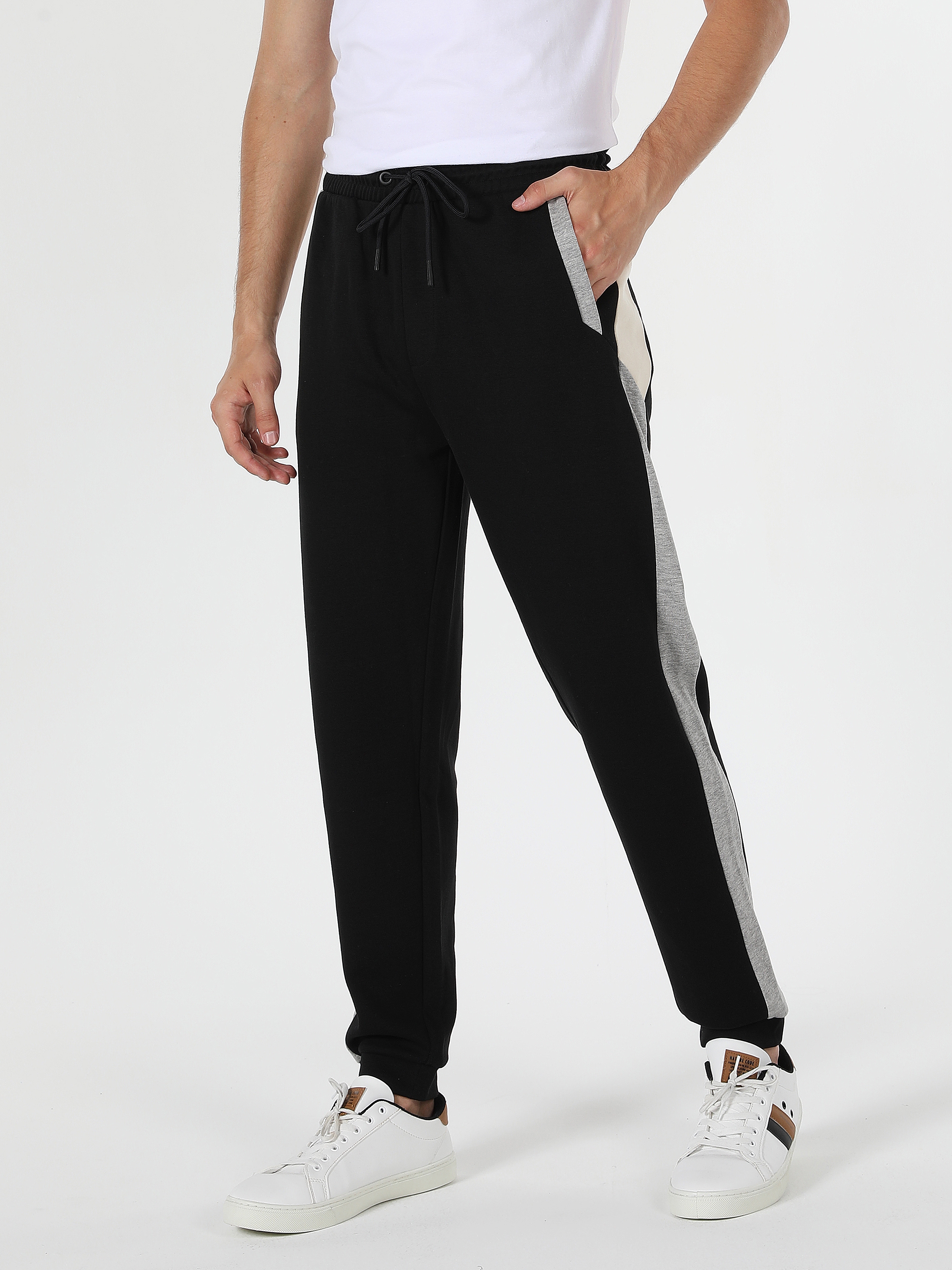 Afficher les détails de Pantalon De Survêtement Noir Pour Hommes, Coupe Slim, Taille Moyenne