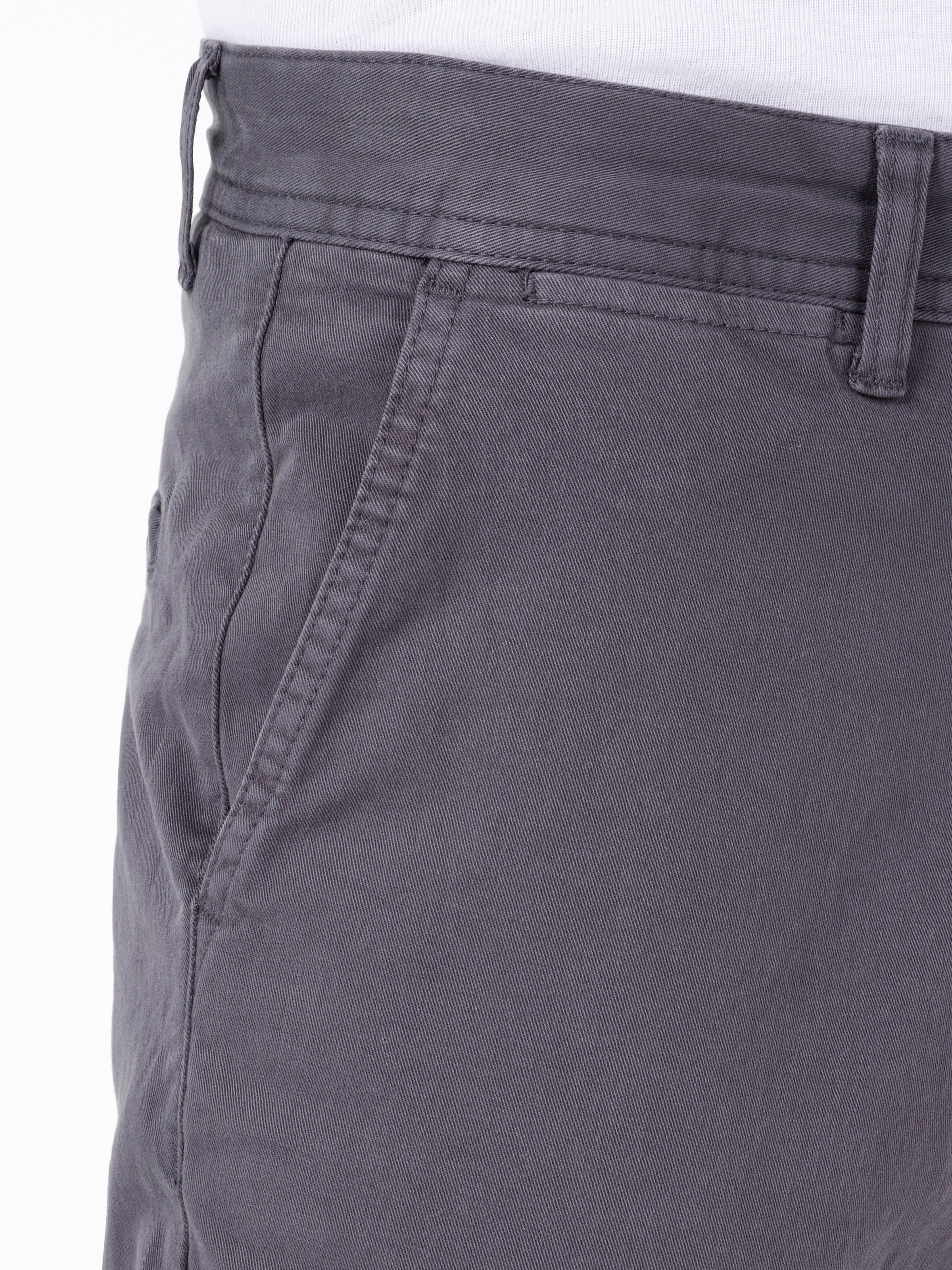 Afficher les détails de Pantalon Homme Gris Foncé Coupe Regular Taille Moyenne Coupe Normale Jambe Droite