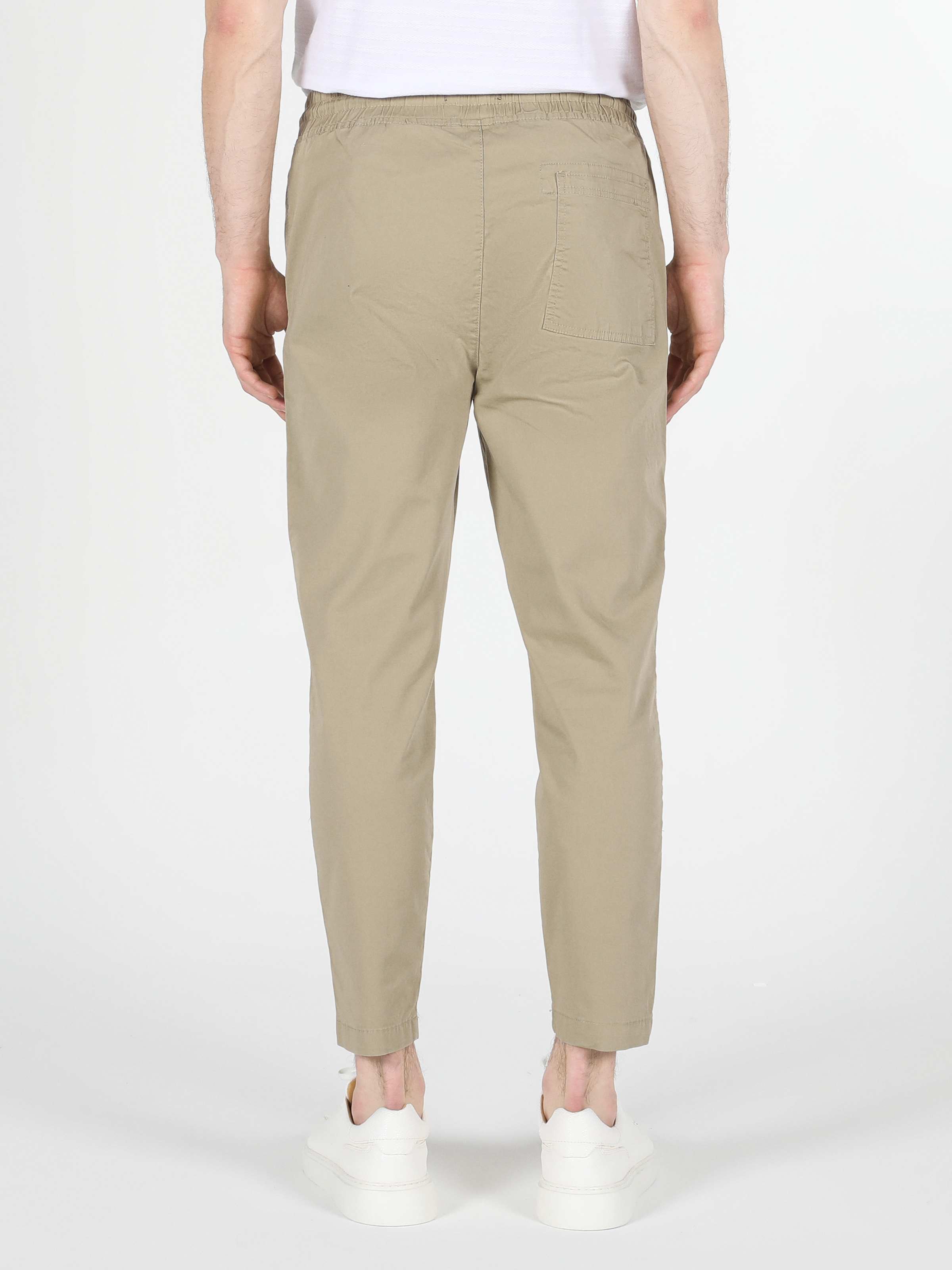 Afficher les détails de Pantalon Homme Taille Moyenne Coupe Regular Jambe Droite