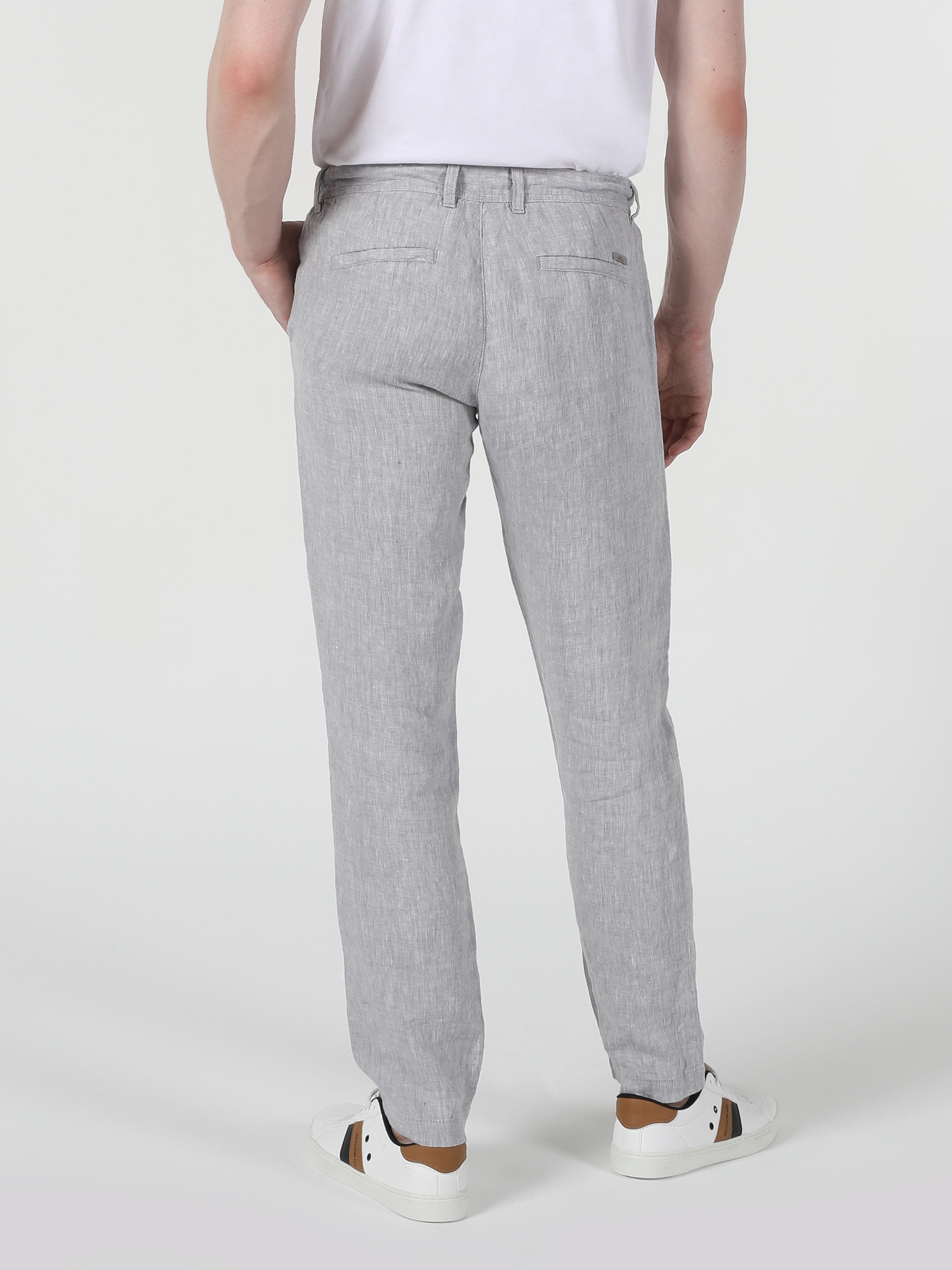 Les tailles discount des pantalons homme