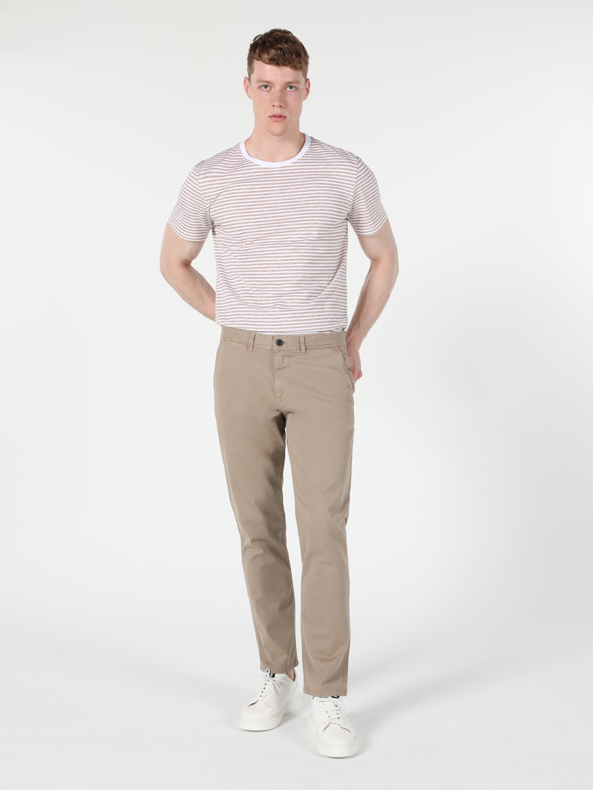 Afficher les détails de Pantalon Jaune Pour Homme, Coupe Régulière, Taille Moyenne, Jambe Droite