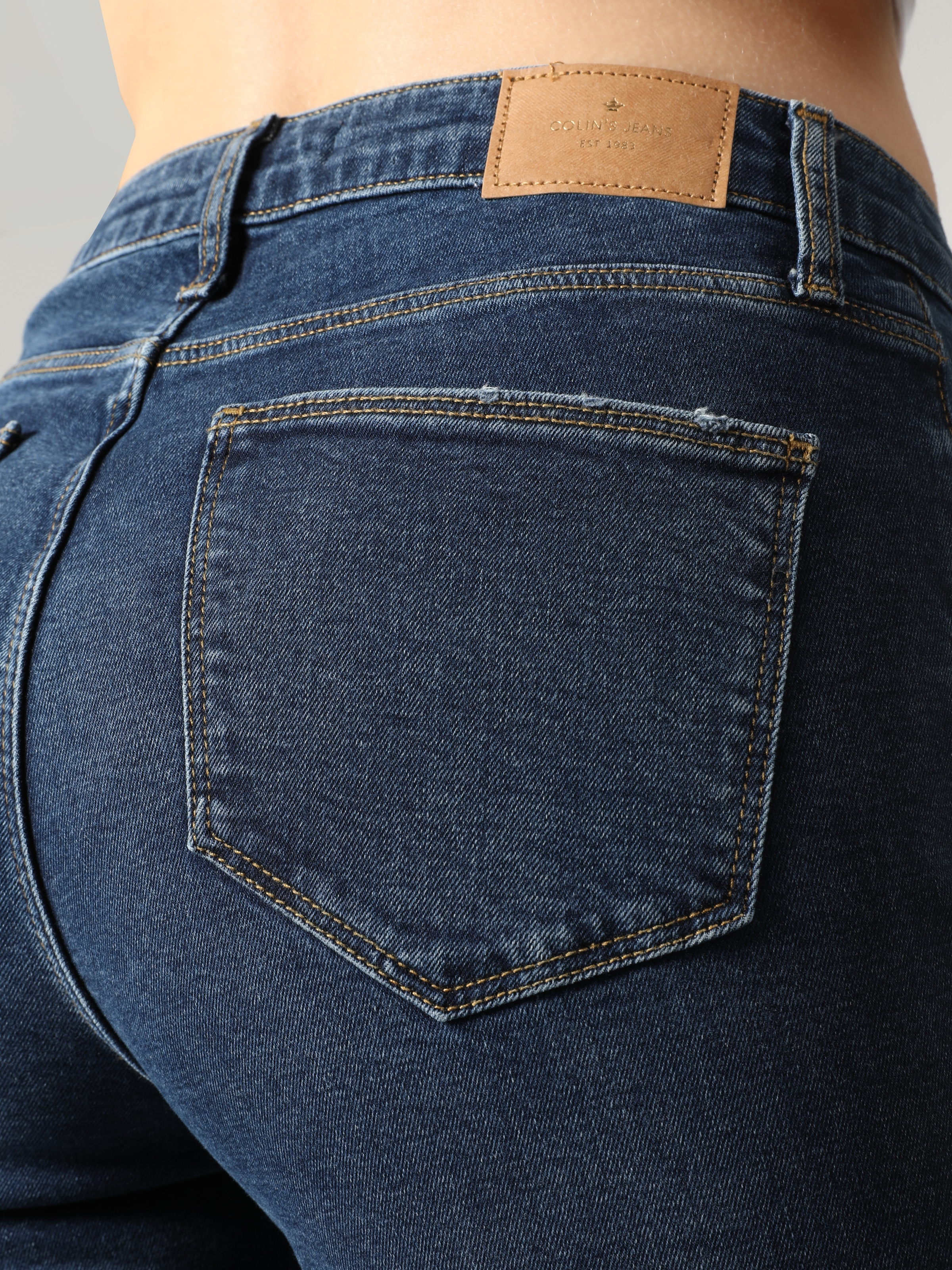 Afficher les détails de Pantalon Jean Bleu Pour Femmes 