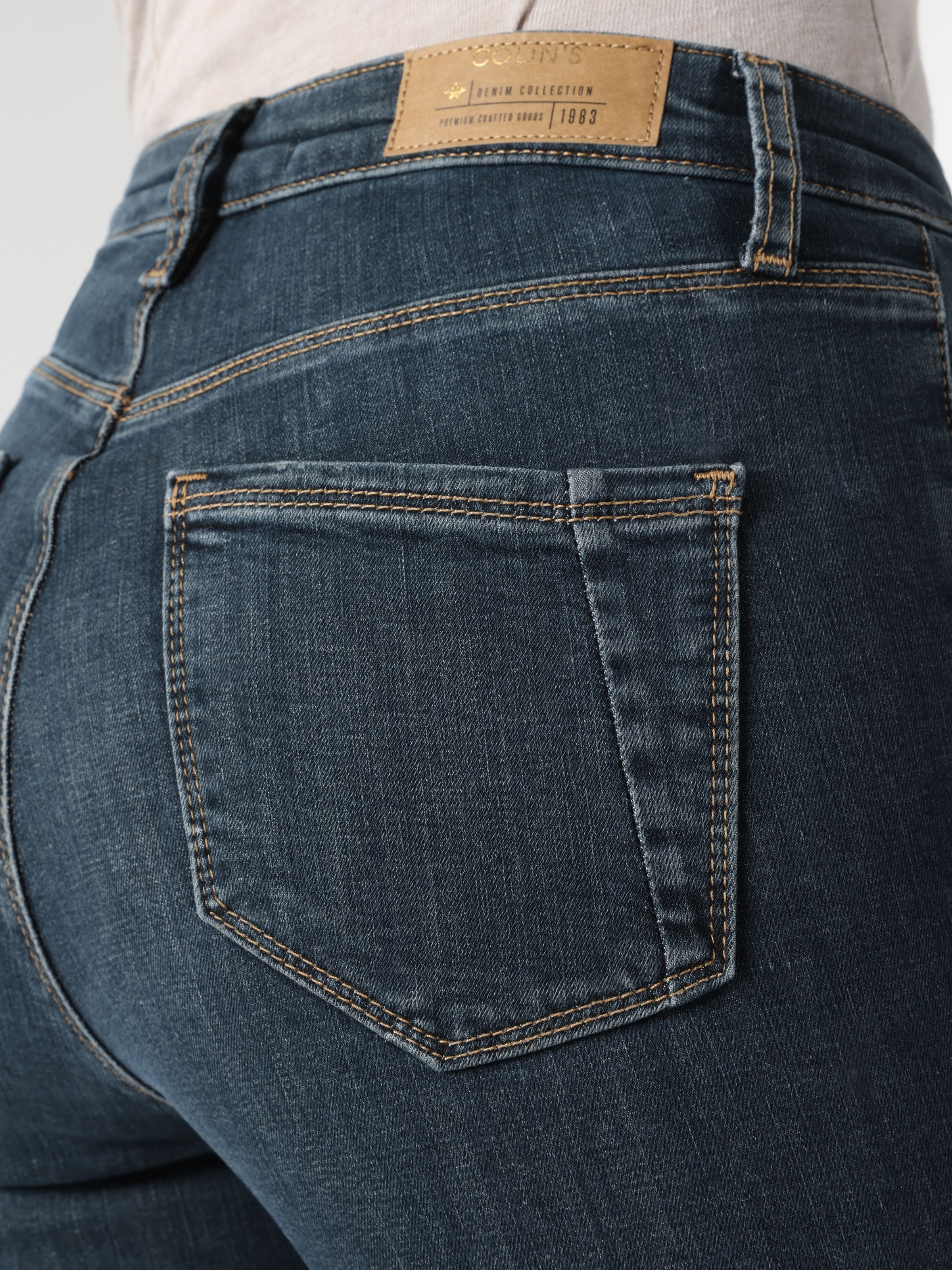 Afficher les détails de Pantalon 760 Diana Super Slim Fit Taille Haute Jambe Skinny Bleu Pour Femme