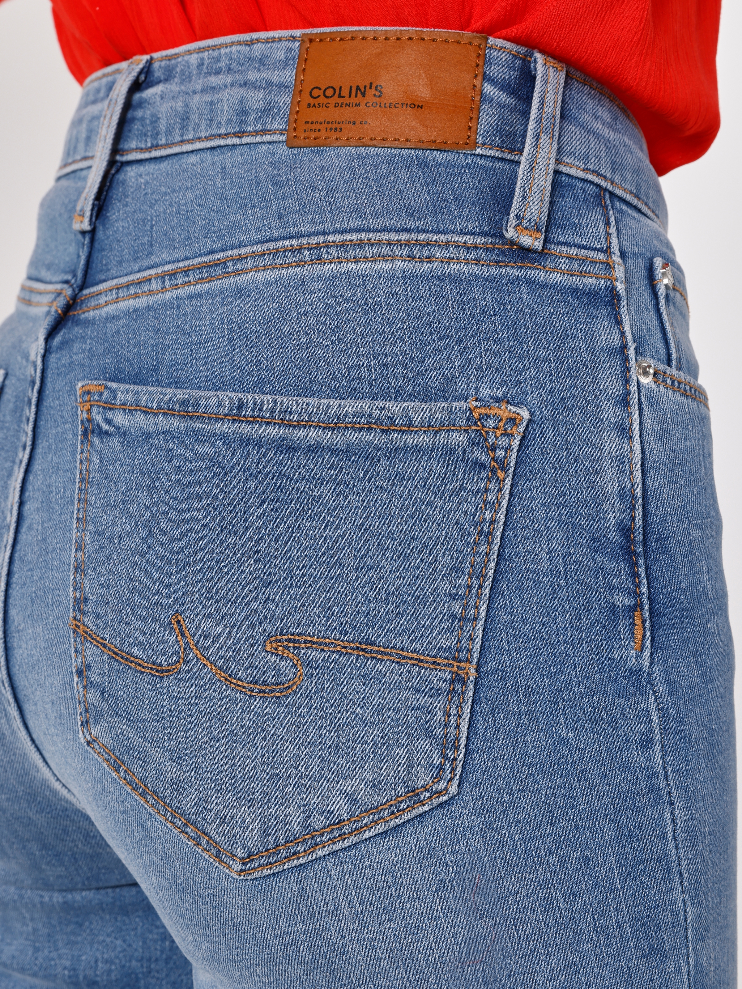 Afficher les détails de 703 Carla Slim Fit Taille Normale Jambe Droite Bleu Pantalon En Jean Pour Femme
