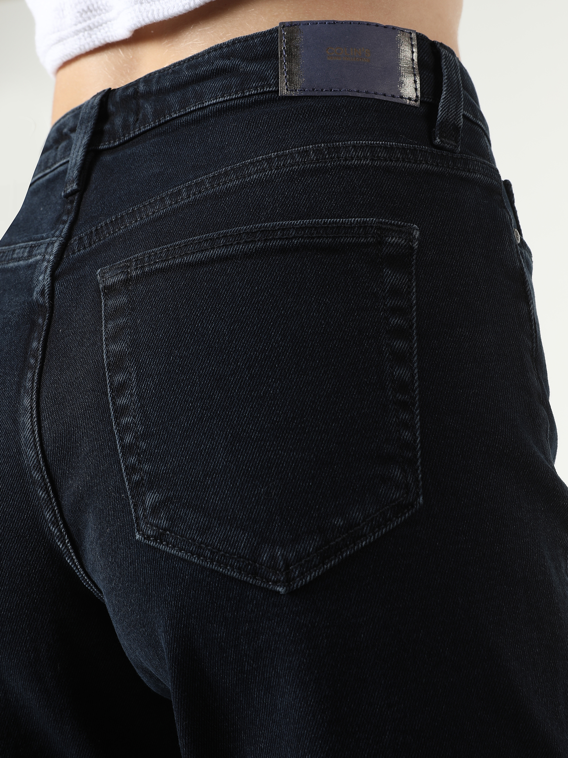 Afficher les détails de 891 Maya Slim Fit Taille Normale Jambe Fuselée Jean Noir Pantalon Femme