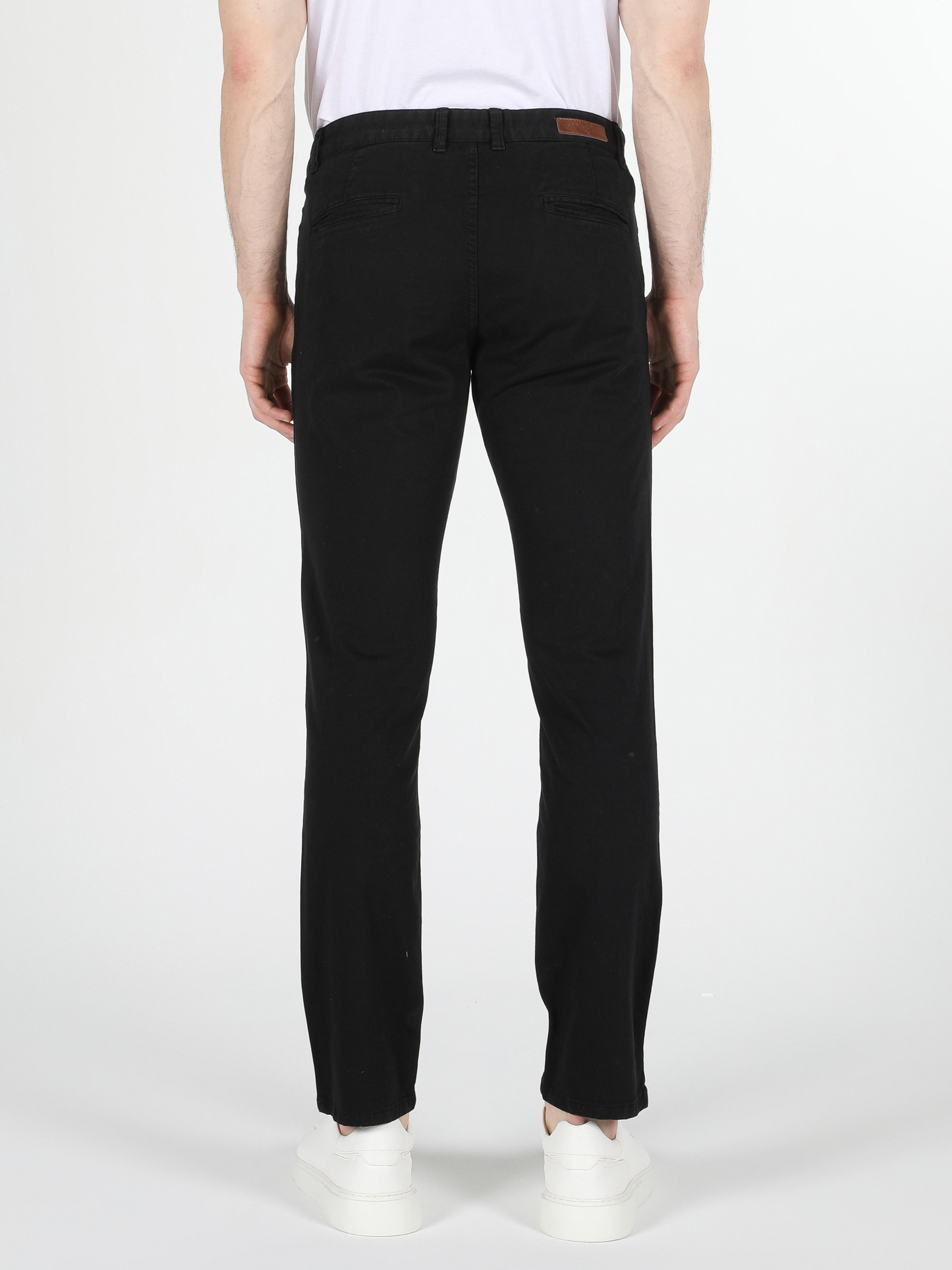 Afficher les détails de Pantalon Noir Pour Hommes, Coupe Slim, Taille Moyenne, Jambe Droite