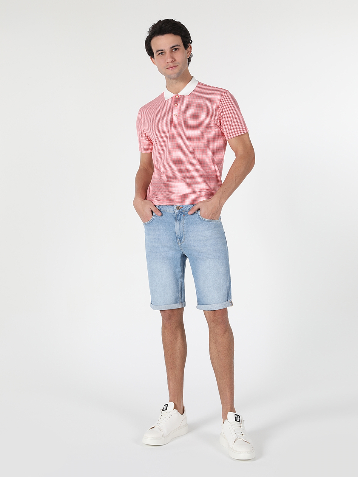 Short bleu clair homme sale