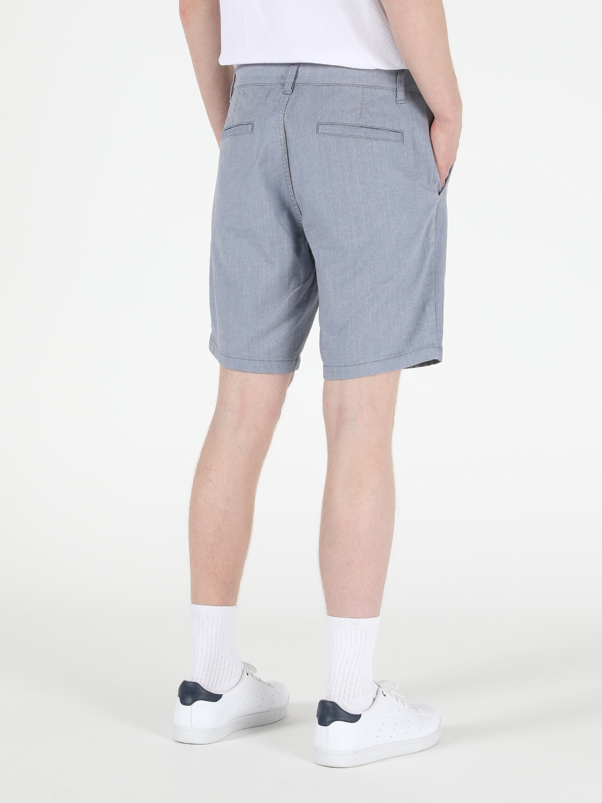 Short Bleu Clair Taille Moyenne Pour Homme Coupe Reguliere