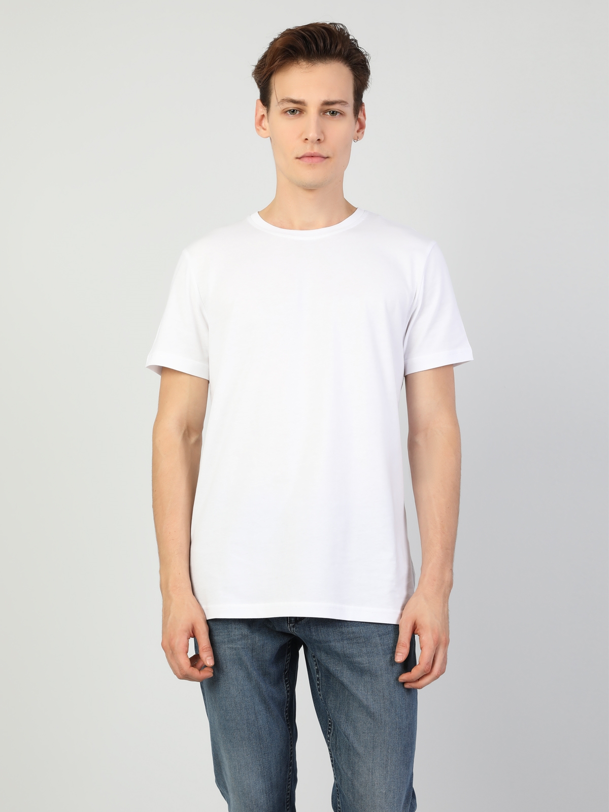 Afficher les détails de T-Shirt Blanc À Manches Courtes Tricoté À Col Rond Pour Hommes