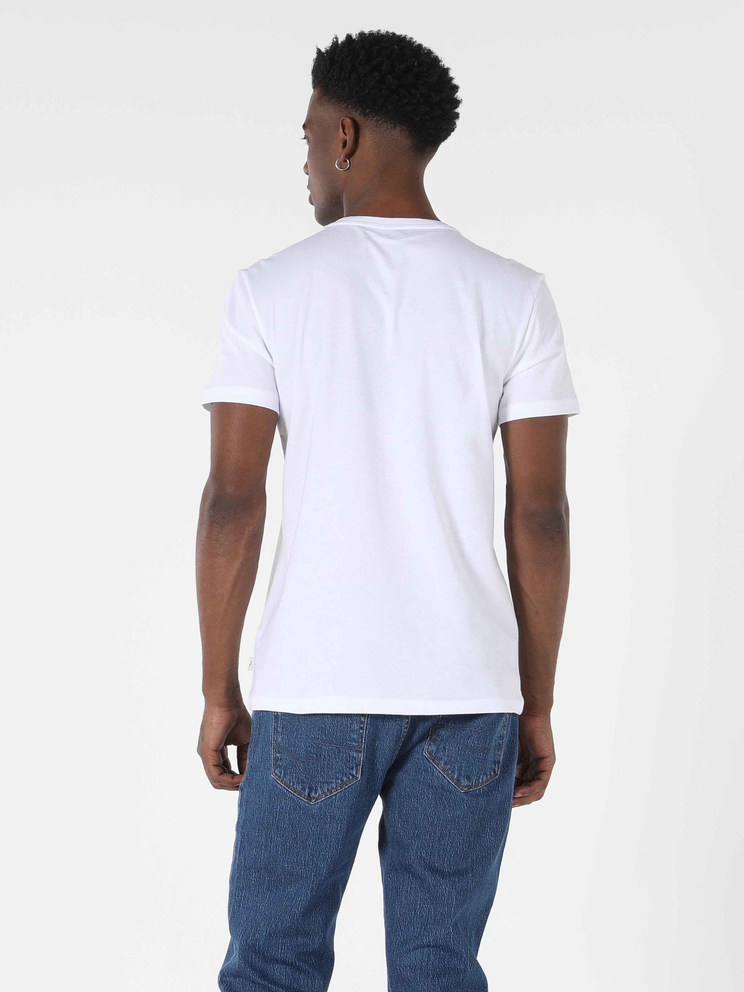 Afficher les détails de T-Shirt Blanc À Manches Courtes Tricoté À Col Rond Pour Hommes