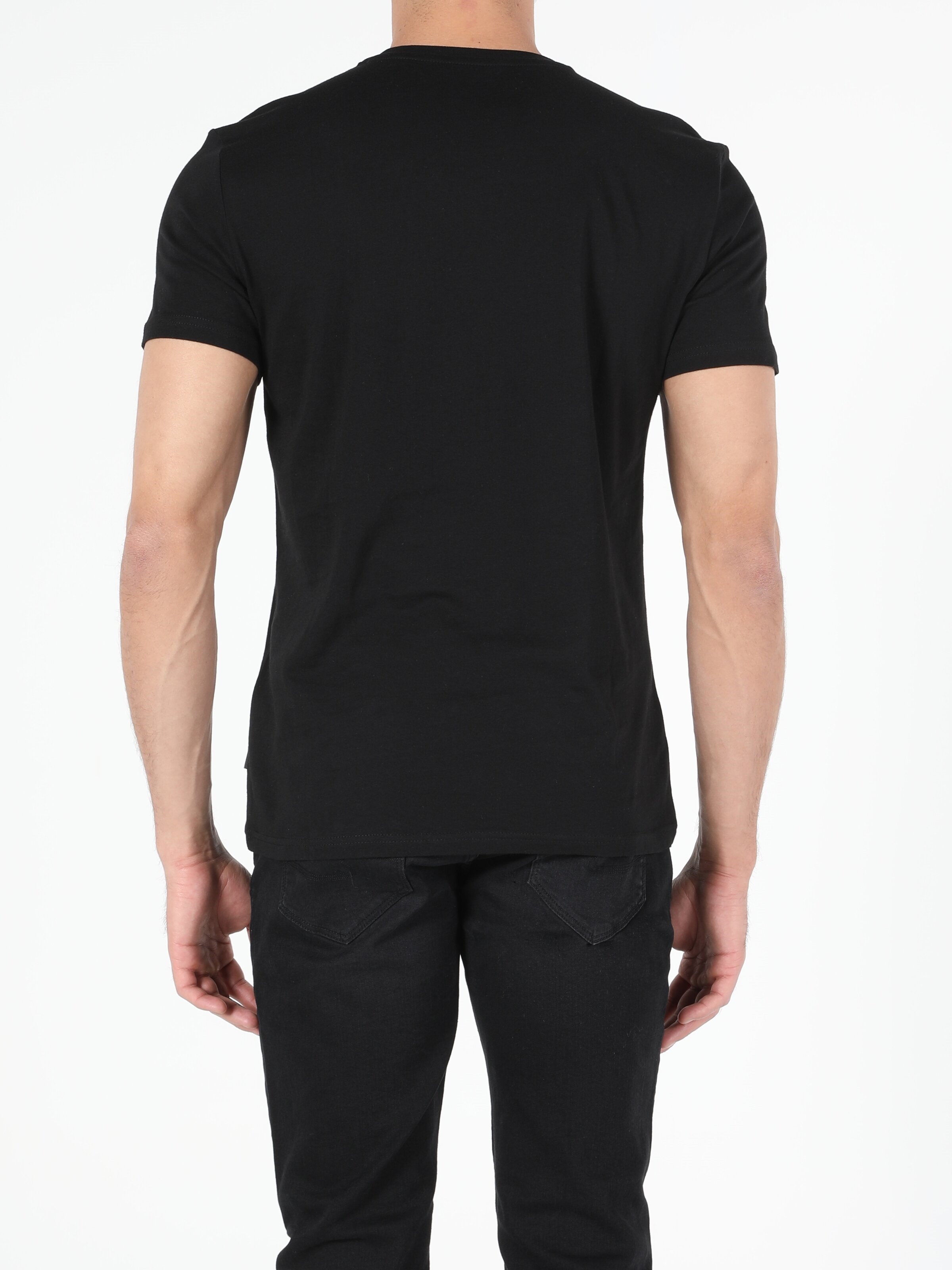 Afficher les détails de T-Shirt Noir À Manches Courtes Pour Hommes, Coupe Régulière, Col Rond, Tricoté