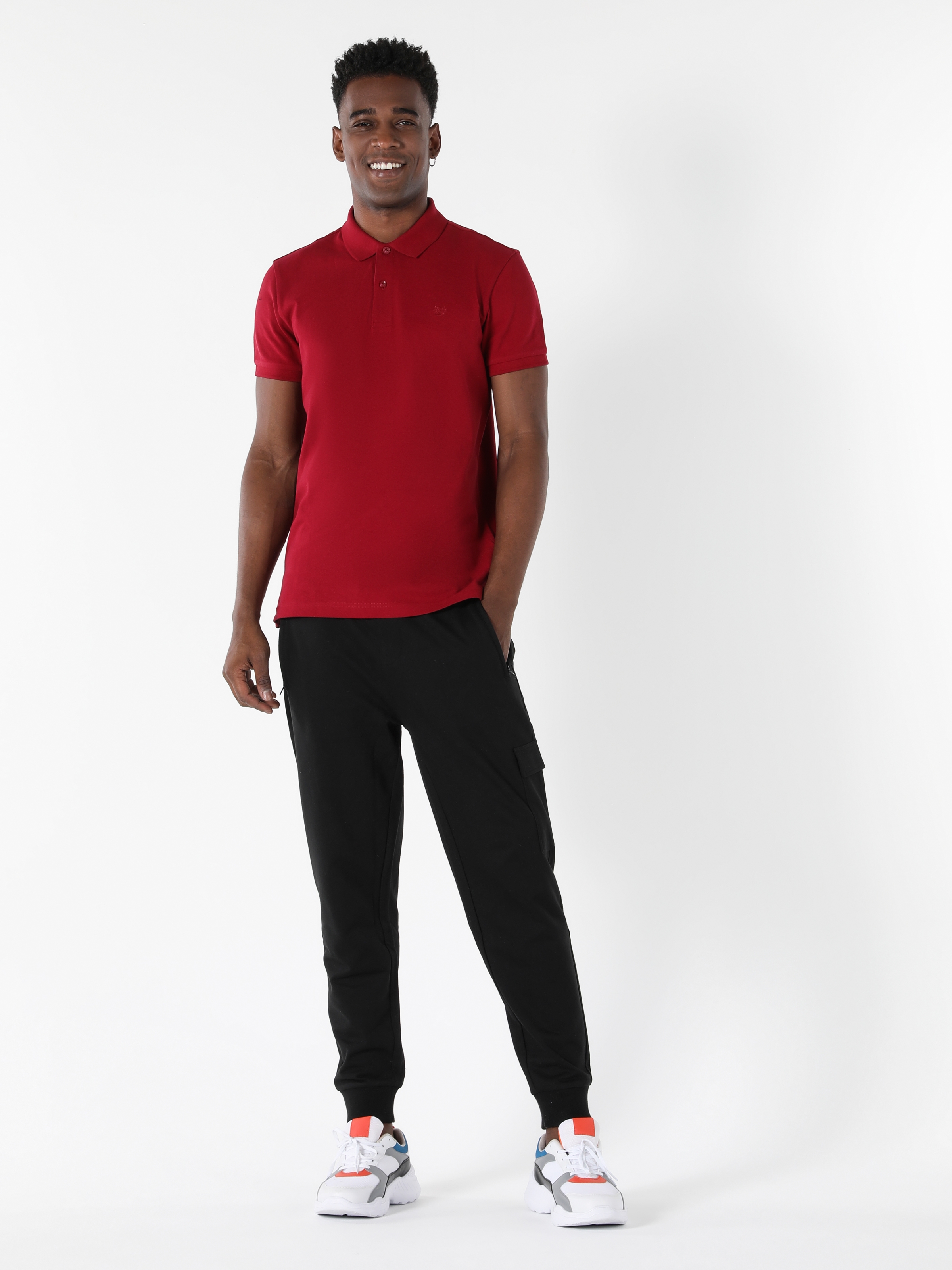 Afficher les détails de T-Shirt Polo Rouge À Manches Courtes Pour Hommes, Coupe Régulière Pour Homme