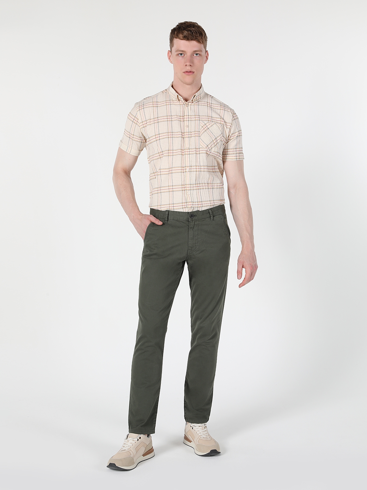 Afficher les détails de Pantalon Vert Pour Hommes, Coupe Slim, Taille Moyenne, Jambe Droite
