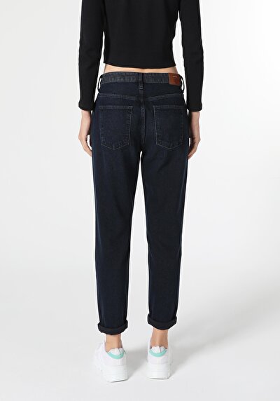 Afficher les détails de 893 Julia Pantalon Denim Tapered Leg  En  Boyfriend Fit Femme