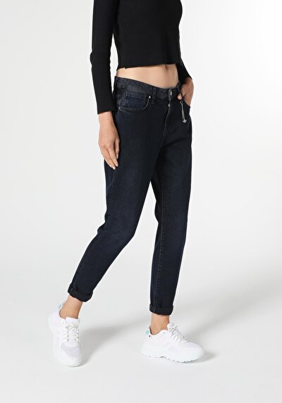 Afficher les détails de 893 Julia Pantalon Denim Tapered Leg  En  Boyfriend Fit Femme