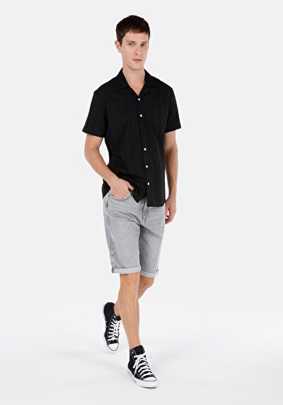 Afficher les détails de Short  Regular Fit Homme