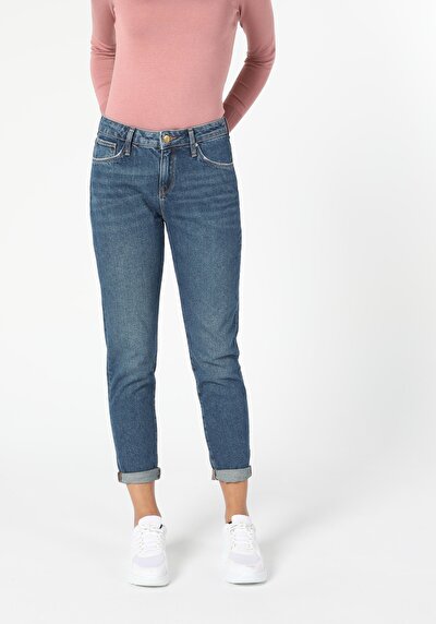 Afficher les détails de 893 Julia Pantalon Denim Tapered Leg  En  Boyfriend Fit Femme