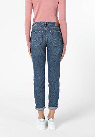 Afficher les détails de 893 Julia Pantalon Denim Tapered Leg  En  Boyfriend Fit Femme
