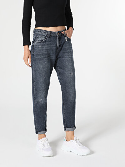 Afficher les détails de 893 Julia Pantalon Denim Tapered Leg  En  Boyfriend Fit Femme