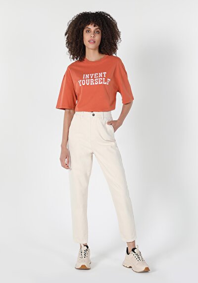 Image de Pantalon Ecru Straight Leg En Baggy Fit Femme