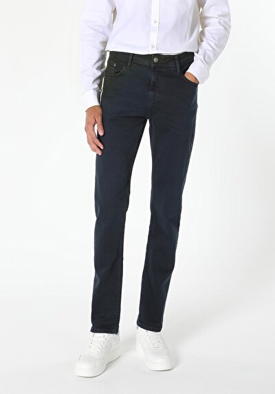 Afficher les détails de Pantalon Marine Straight Leg  En  Straight Fit Homme