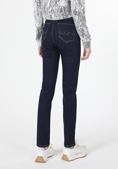 Image de 703 Carla Pantalon Straight Leg En Slim Fit Femme
