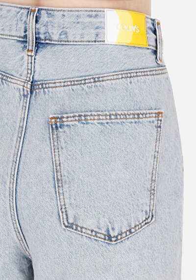 Afficher les détails de Short  Regular Fit Femme