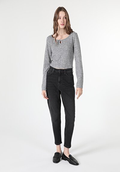 Image de 896 Maria Pantalon Denim Tapered Leg En Mom Fit Femme