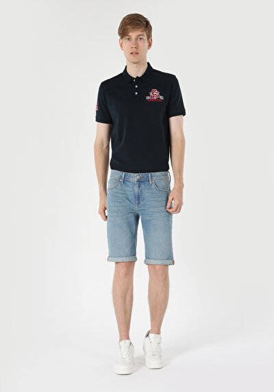 Afficher les détails de Short  Straight Fit Homme