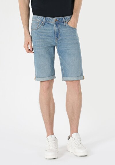 Afficher les détails de Short  Straight Fit Homme