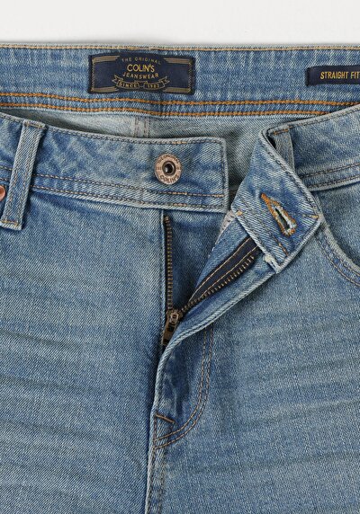 Afficher les détails de Short  Straight Fit Homme