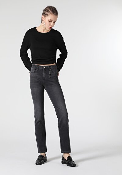 Image de 792 Mila Pantalon Denim Straight Leg  En  Regular Fit Femme