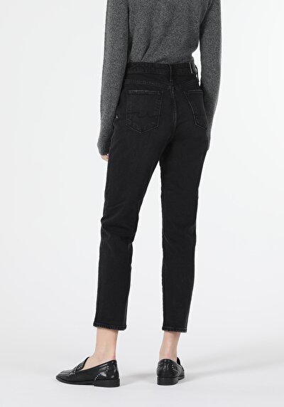 Image de 891 Maya Pantalon Tapered Leg En Slim Fit Femme