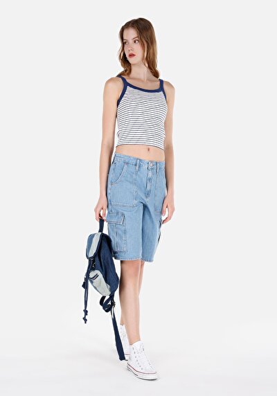 Afficher les détails de Short Bleu Cargo Fit Femme