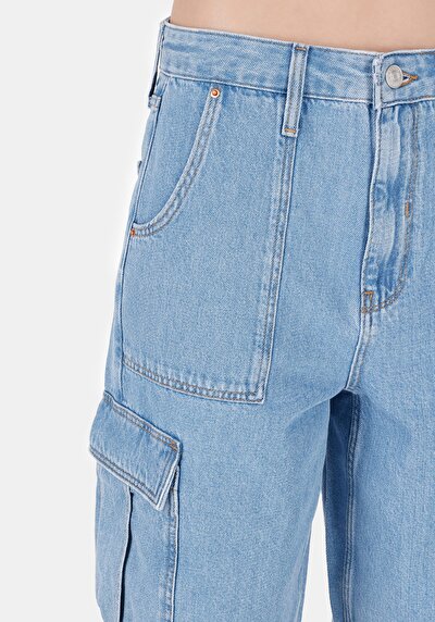 Afficher les détails de Short Bleu Cargo Fit Femme