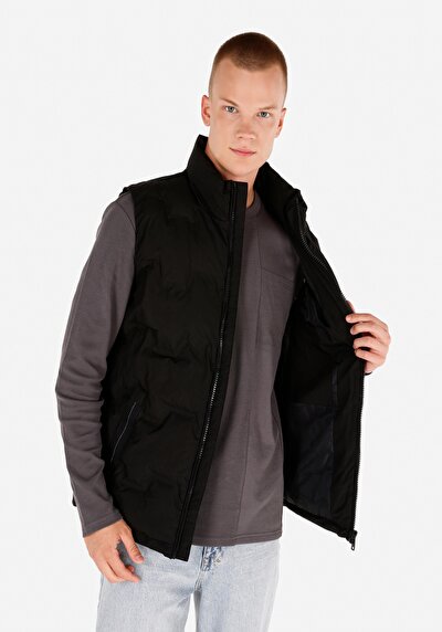Afficher les détails de Gilet Noir Slim Fit Homme