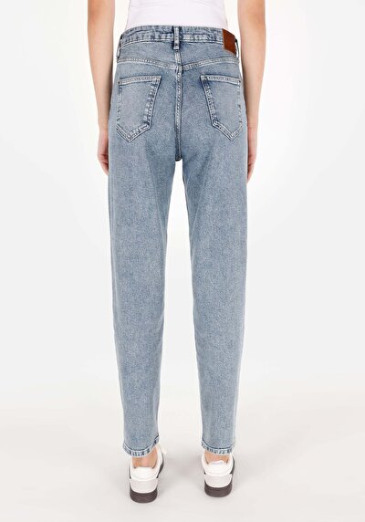 Image de 896 Maria Pantalon Bleu Tapered Leg En Mom Fit Femme