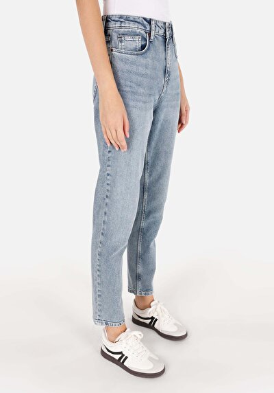 Image de 896 Maria Pantalon Bleu Tapered Leg En Mom Fit Femme