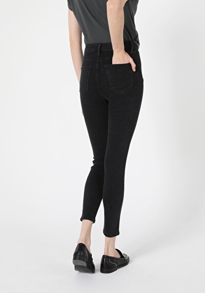 Image de 760 Diana Pantalon Denim Skinny Leg En Super Slim Fit Femme