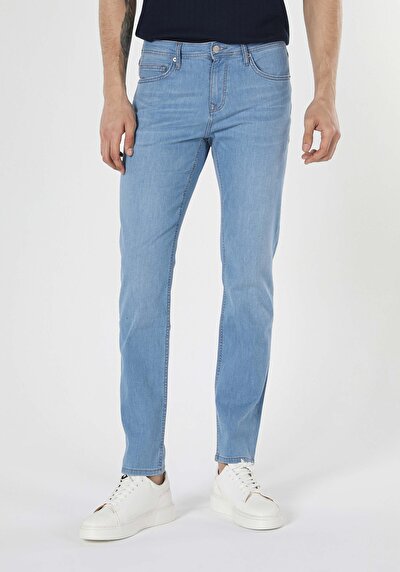Afficher les détails de 044 Karl Pantalon Bleu Clair Straight Leg  En  Straight Fit Homme