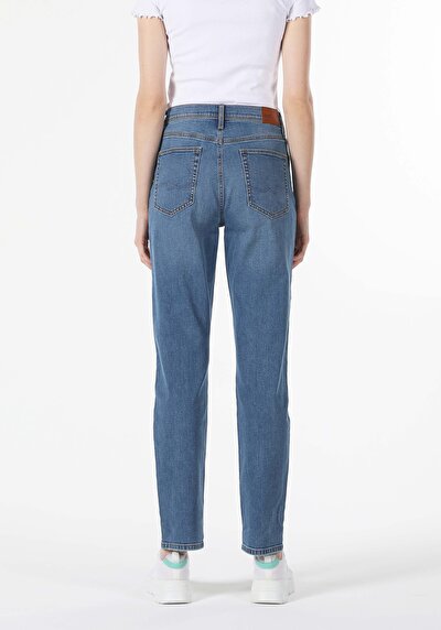 Afficher les détails de 893 Julia Pantalon Denim Tapered Leg  En  Boyfriend Fit Femme