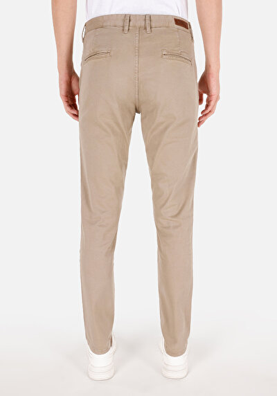 Image de Pantalon Beige Straight Leg Medium Rise En Gabardine Slim Fit Homme