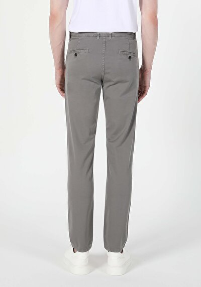 Image de Pantalon Gris Straight Leg Medium Rise En Chino Regular Fit Homme