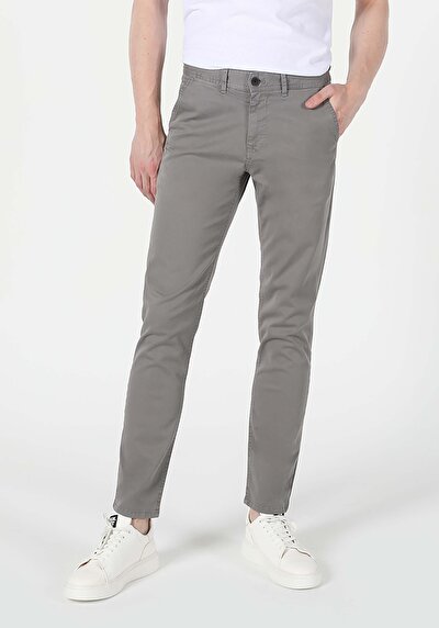 Image de Pantalon Gris Straight Leg Medium Rise En Chino Regular Fit Homme